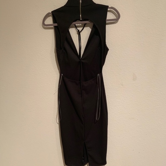 Plunging Lace Up Chocker Midi Dress - Picture 3 of 5